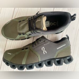 On Cloud 5 Running Men's Athletic Shoes WATERPROOF olive green black 8 NEW NIB